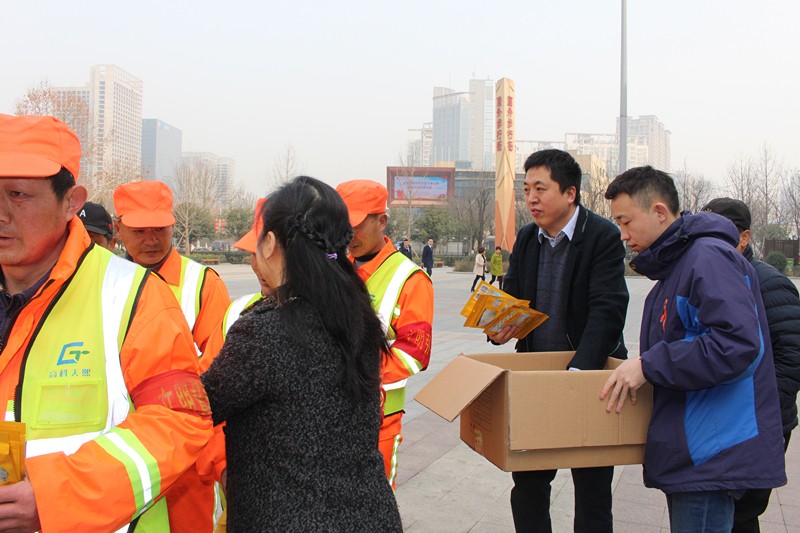 abpay°®²©Ç®°ü¼¯ÍÅ¿ªÕ¹¡°¹Ø°®»·ÎÀ¹¤ÈË¡ñůÐÄËÍ¿ÚÕÖ¡±¹«Òæ»î¶¯ abpay°®²©Ç®°ü¼¯ÍÅ¿ªÕ¹¡°¹Ø°®»·ÎÀ¹¤ÈË¡ñůÐÄËÍ¿ÚÕÖ¡±¹«Òæ»î¶¯