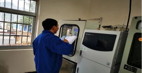 ˮһԱĬĬ ȫ˫ʱ徲ȹ